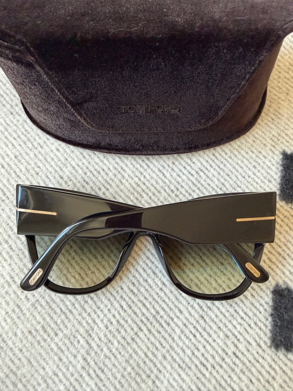 Tom Ford Oversized cat eye sunglasses with gradient lenses